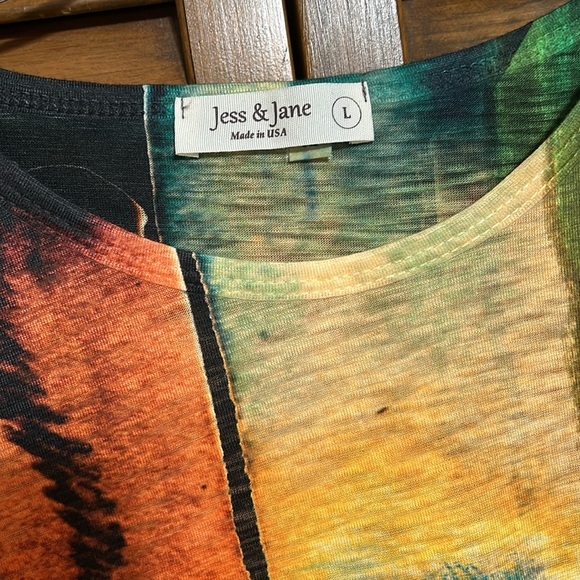 Abstract Multicolor Women's Top - Picture 4 of 7